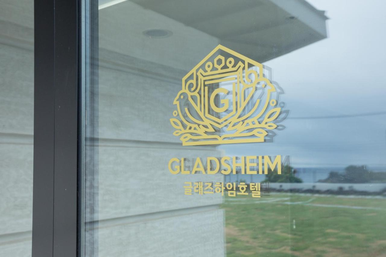 Gladsheim Hotel Сеогвипо Екстериор снимка
