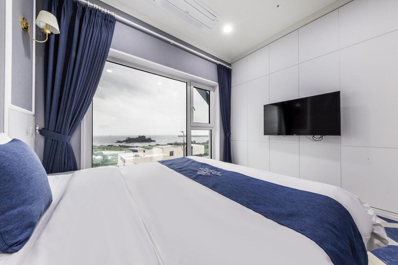 Gladsheim Hotel Сеогвипо Екстериор снимка