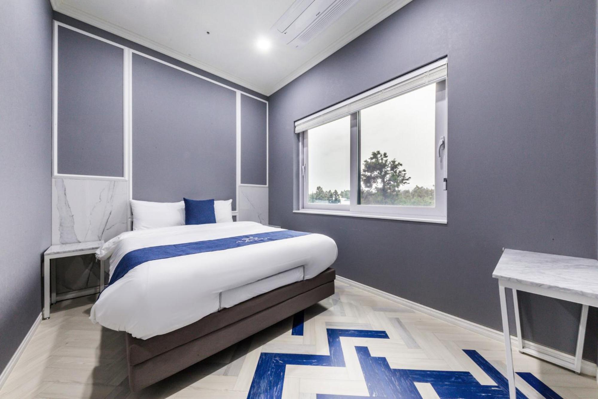 Gladsheim Hotel Сеогвипо Екстериор снимка