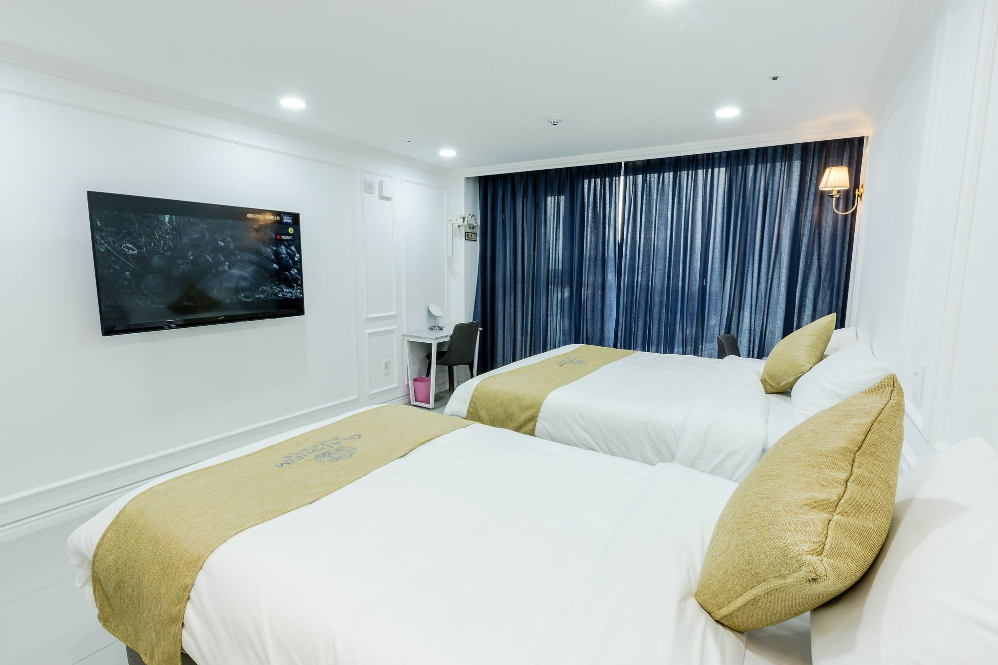 Gladsheim Hotel Сеогвипо Екстериор снимка