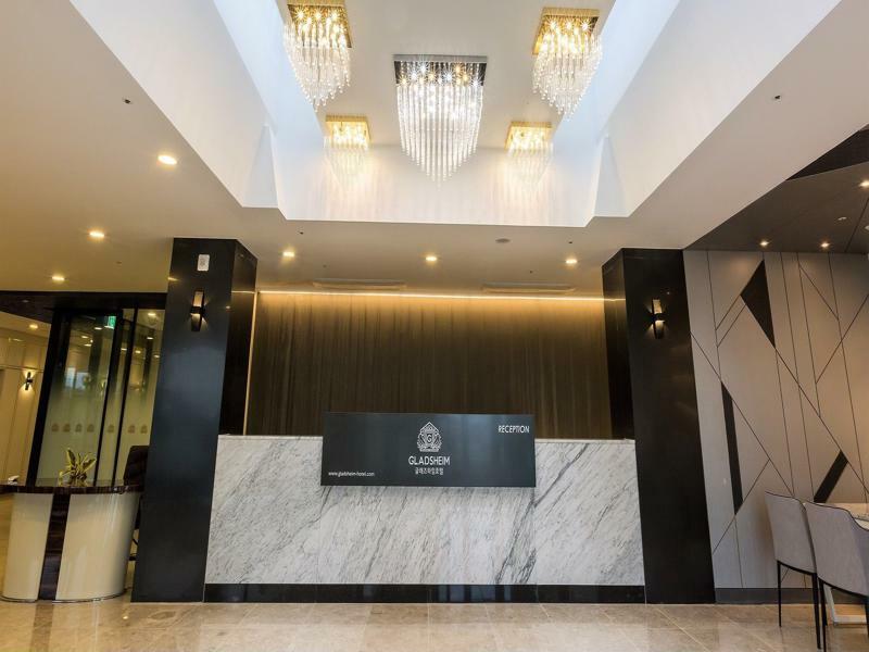 Gladsheim Hotel Сеогвипо Екстериор снимка